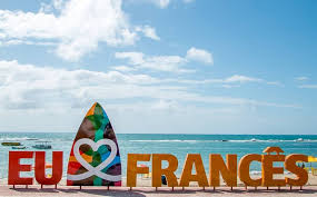 Feriados prolongados no Francês: vale a pena?